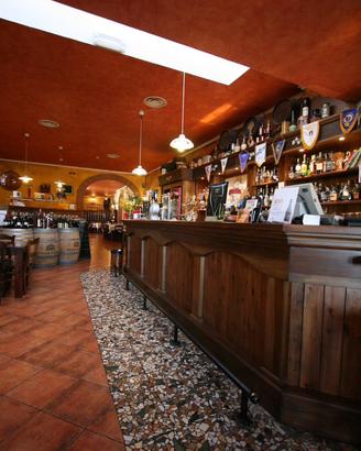 Arredamento completo pub, pizzeria, ristorante