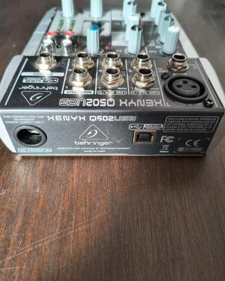 mixer berhinger henyx q502usb