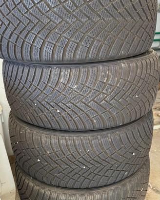 Gomme invernali Hankook da 17