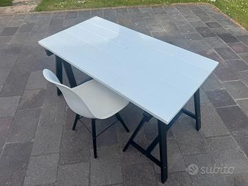 Scrivania + Sedia + Testiera + Lampadario