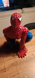 Spiderman - uomo ragno in resina marmorea 