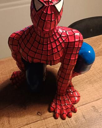 Spiderman - uomo ragno in resina marmorea 