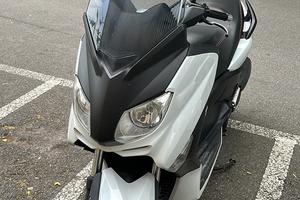 Xmax 125
