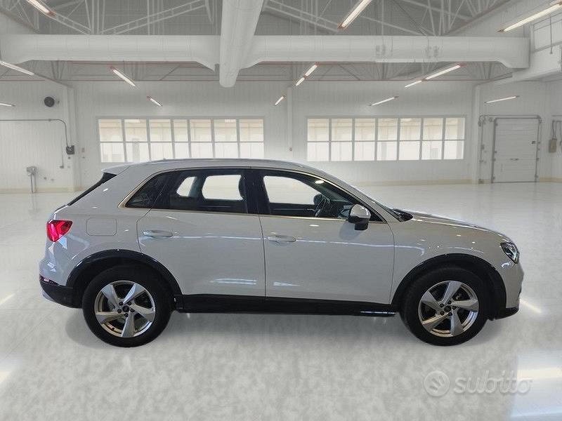Audi Q3 2023 photo 3