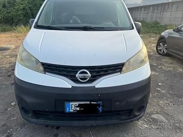 Nissan nv200