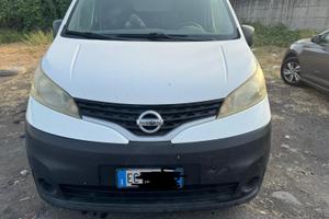 Nissan nv200