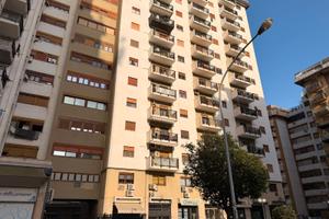 Via spinelli zona de gasperi 239 mq da dividere