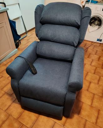 Poltrona alzabile Ortopedica REAMED (quasi nuova)