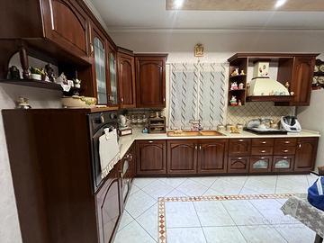 Intera cucina