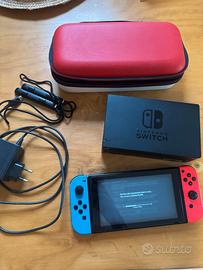 Nintendo Nintendo Switch, Joy-con blu-rosso 32GB