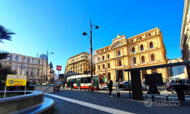 2 LOCALI A NAPOLI