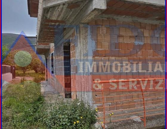 Soluzione di 120 mq con giardino