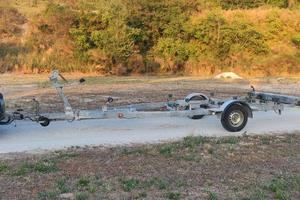 Carrello  barca 1000 kg basculante revisionato 