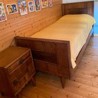 camera da letto vintage in legno