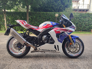 Honda CBR 1000 RR-R SP 30 th Anniversary