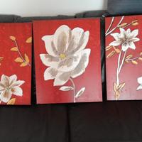 3 QUADRI CON FIORI IN RILIEVO SU TELA. FUORIGROTTA