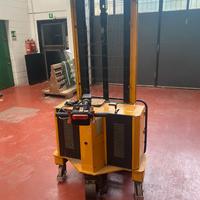 CARRELLO ELEVATORE ELETTRICO
