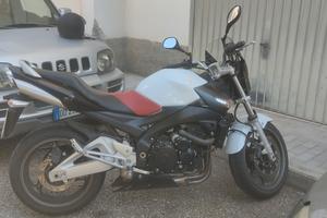Suzuki GSR 600