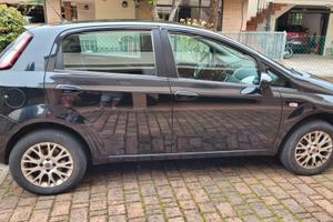 Fiat Punto Evo 1.4 Metano 70 CV – NEOPATENTATI