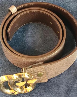 Cintura Gucci pelle goffrata fibbia GG dorata