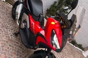 HONDA X-ADV 750 special edition zero sinistri
