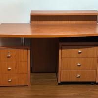 Scrivania in ciliegio