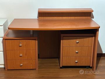 Scrivania in ciliegio