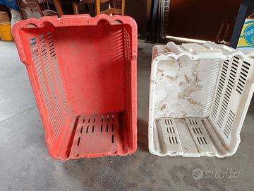 Due cassette per legna 