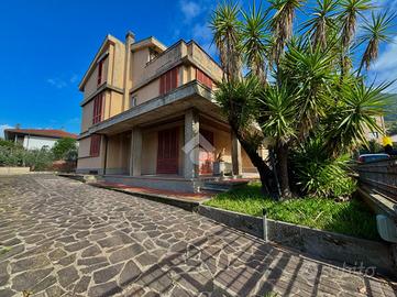 VILLA SINGOLA A MONSUMMANO TERME