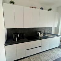 Cucina completa con tavolo Snack