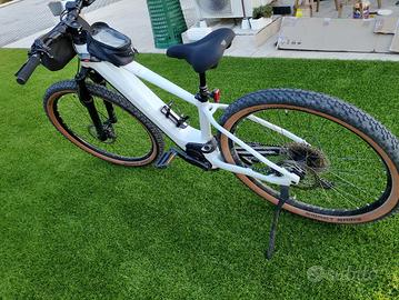 MTB CUBE ELETTRICA
