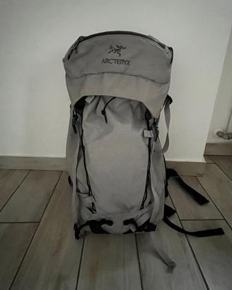 Zaino alpinismo usato Arcteryx Alpha 35 grigio