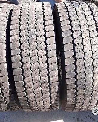 4 gomme usate autocarro 245 70 17.5 pirelli
