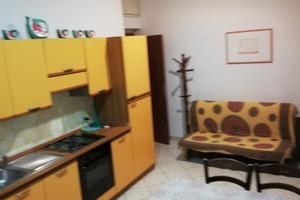 Centrale a pochi passi dal mare