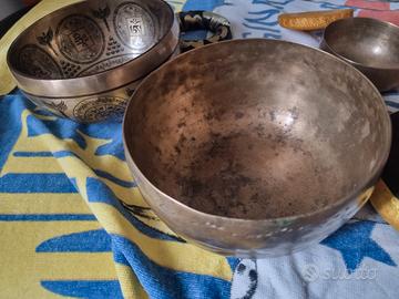 campana tibetana nepal antica decorata ciotole 