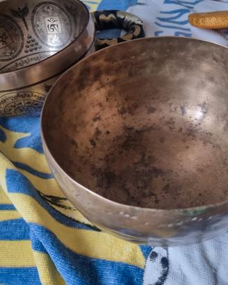 campana tibetana nepal antica decorata ciotole 