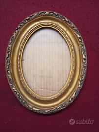 antica cornice dorata ovale 