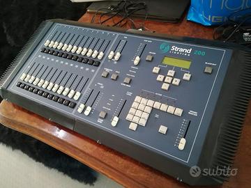 STRAND LIGHTING Console controllo luci S200