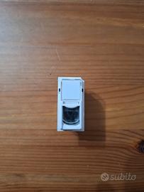 Presa bticino living now rj45 utp cat5e colore bia