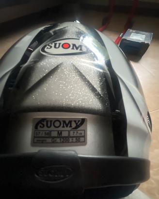Casco suomy