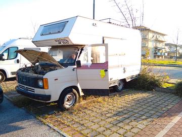 Camper Ford modello Freccia Big