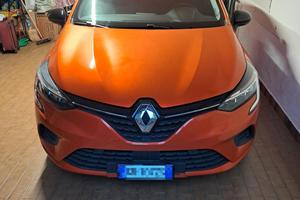 Clio 5 tce 90cv benzina equilibre color arancione