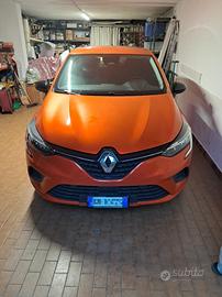 Clio 5 tce 90cv benzina equilibre color arancione