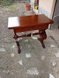 Tavolinetto antico
