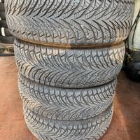 Pneumatici 4 stagioni 215/65r16