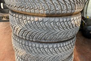 Pneumatici 4 stagioni 215/65r16