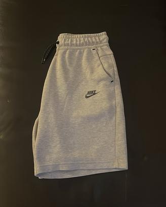 Pantaloncini Nike Tech