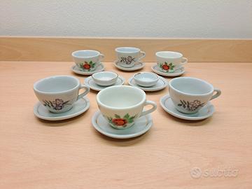 Set di tazzine, piattini e ciotoline giocattolo