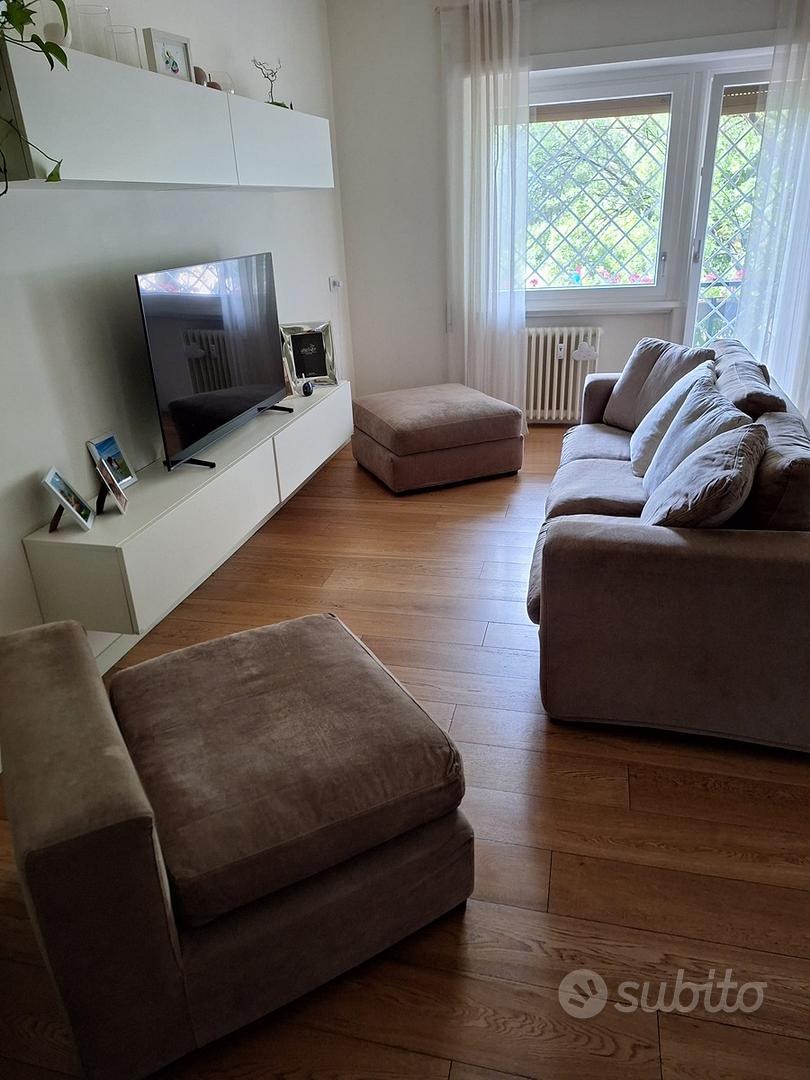 Divano 4 posti, chaise longue e pouf - Arredamento e Casalinghi In ...