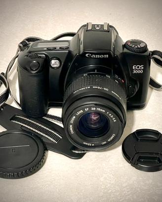 Canon EOS 3000 reflex a pellicola con zoom 38-76mm